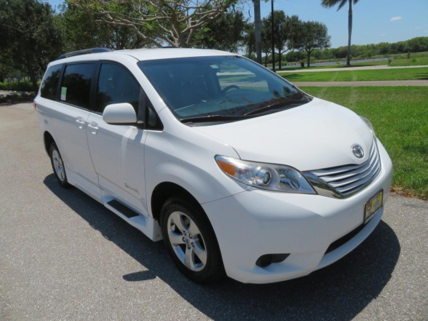 2016 White /Gray Toyota Sienna (5TDKK3DC8GS) , located at 4301 Oak Circle #19, Boca Raton, FL, 33431, (954) 561-2499, 26.388861, -80.084038 - You are looking at Gorgeous Low Mileage 2016 Toyota Sienna LE Braunability XT Handicap Van Wheelchair Van Conversion Van with 26K Original Miles, Power Side Entry Ramp with Kneeling Van Function, Passenger Side Quick Lock System (same as ez lock), Quick Release Front Seats, Floor with L Tracks, Leat - Photo#19